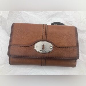 💜Fossil Tan Leather Wallet with Silver Accent folder